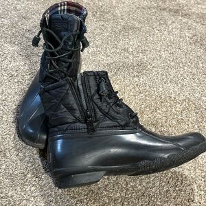 Woman’s Sperry Black Quilted Waterproof Boots